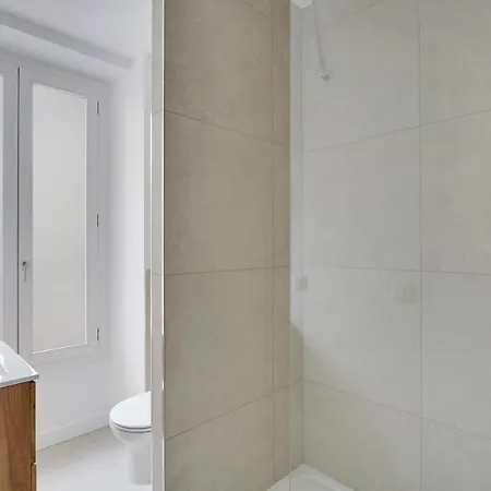 Pick A Flat's In Nation - Rue D'avron Paris